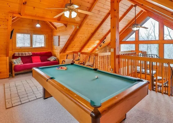 Romantic, Honeymoon Cabin In The Smokies!