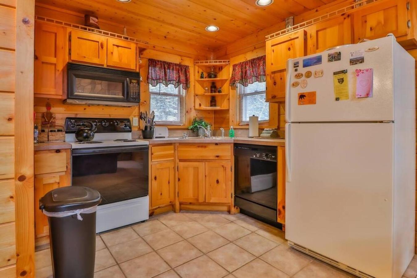 Romantic, Honeymoon In The Smokies! * Gatlinburg